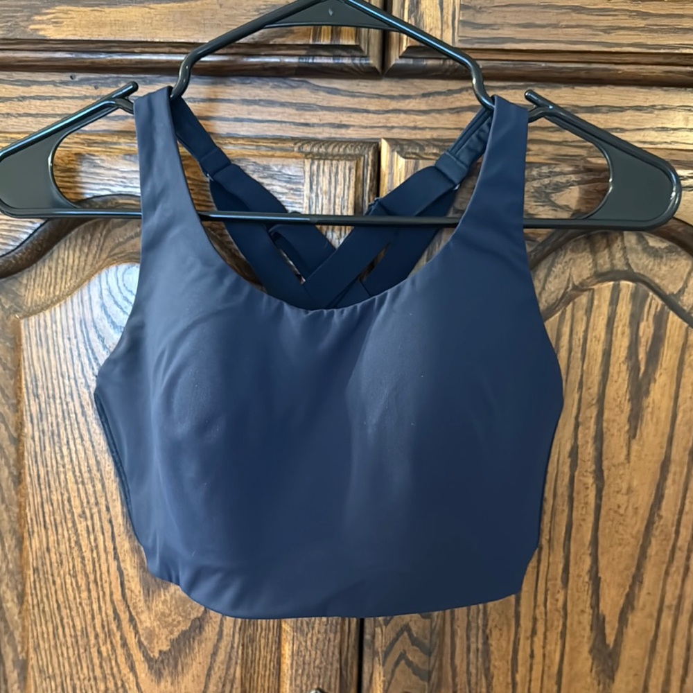 EUC!! Lululemon Navy Blue Energy Bra High Support, size 34DD
